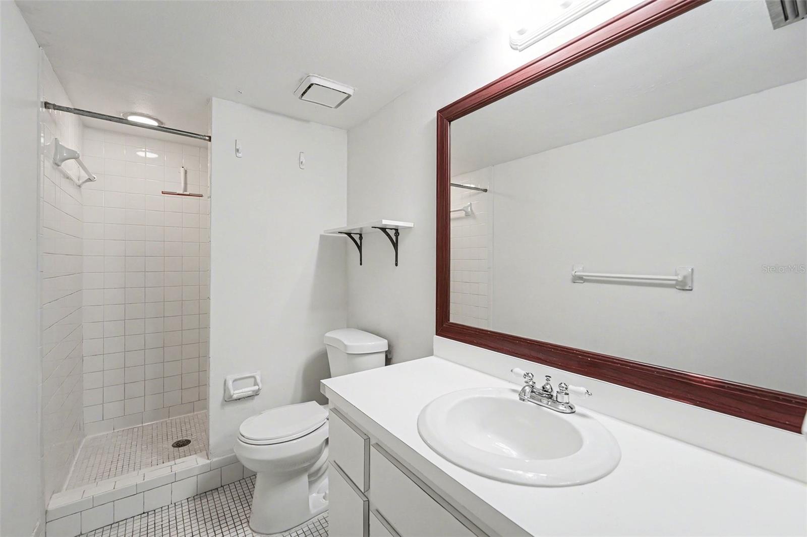 Image 26 of 38 For 106 Pine Court 346