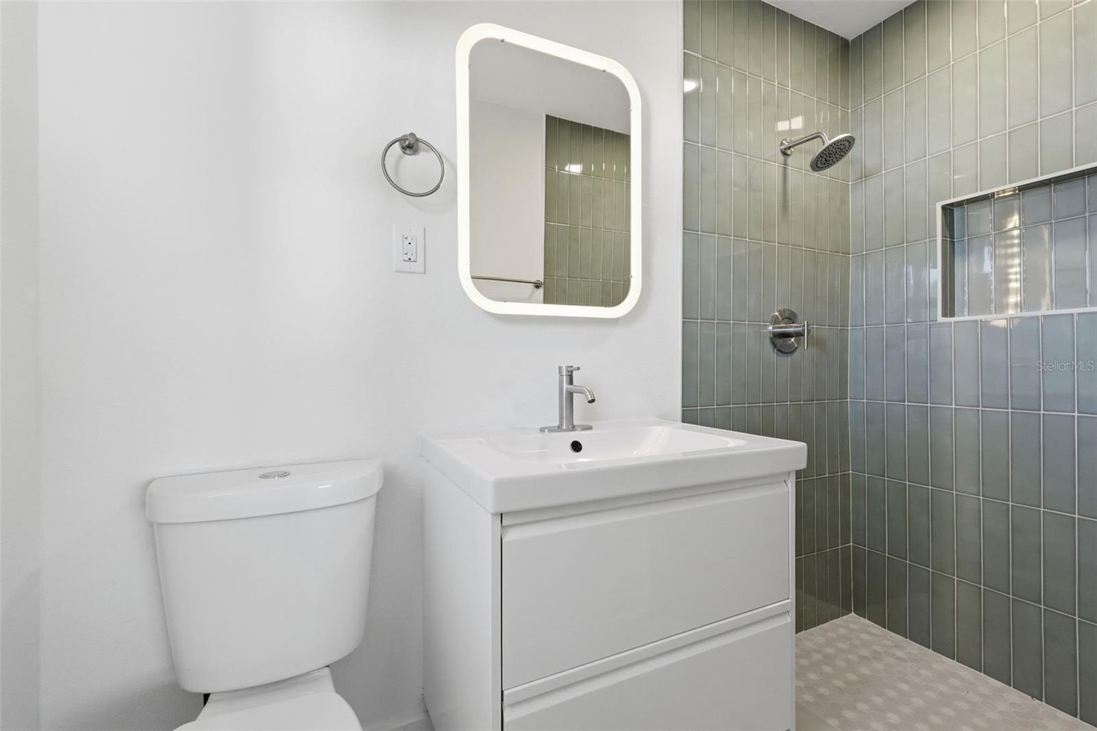 Image 18 of 32 For 2989 Greenbriar Street