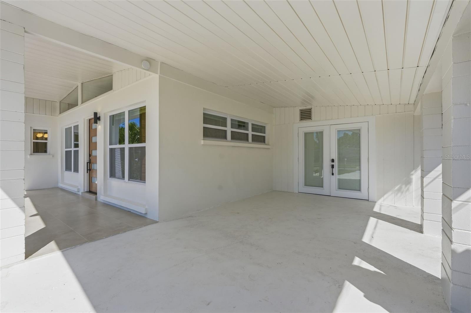 Image 2 of 32 For 2989 Greenbriar Street