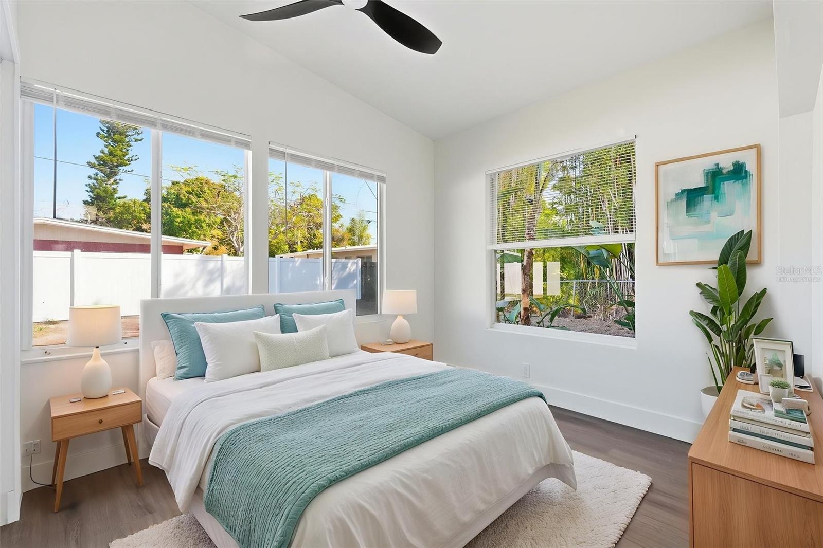 Image 20 of 32 For 2989 Greenbriar Street