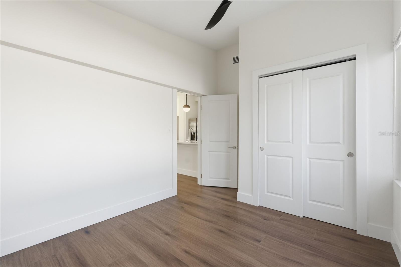 Image 21 of 32 For 2989 Greenbriar Street