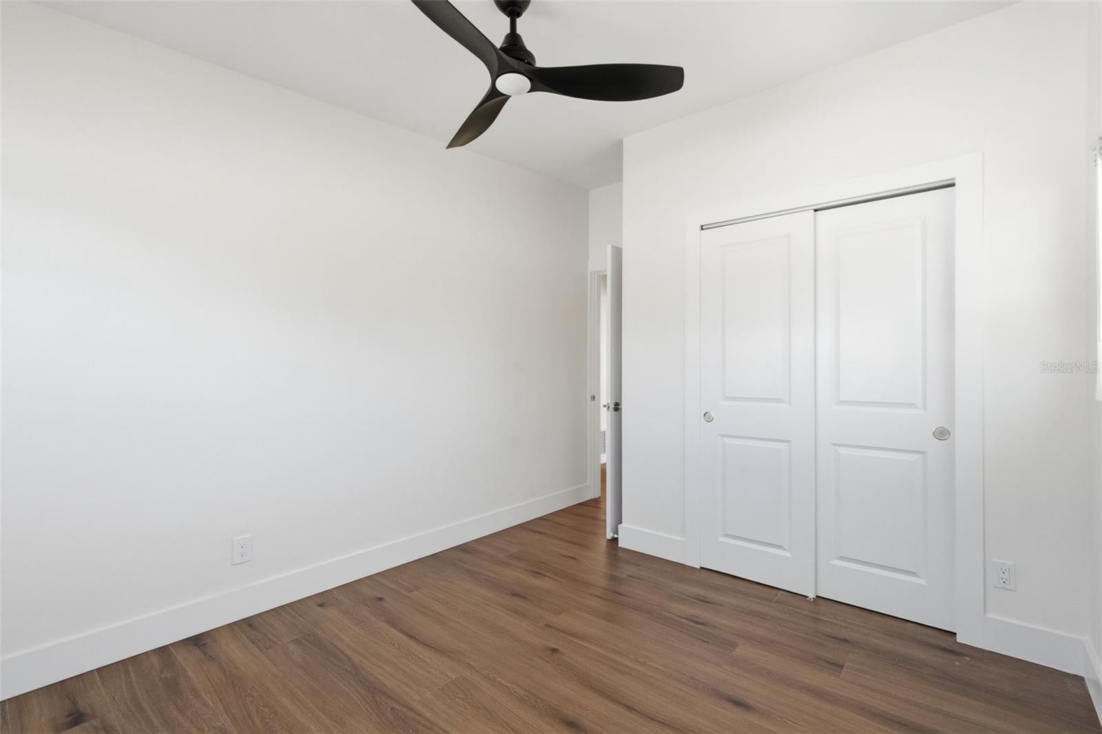 Image 25 of 32 For 2989 Greenbriar Street