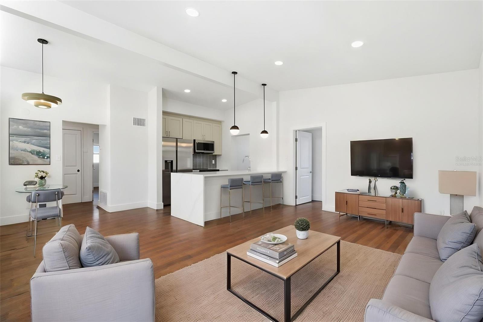 Image 4 of 32 For 2989 Greenbriar Street