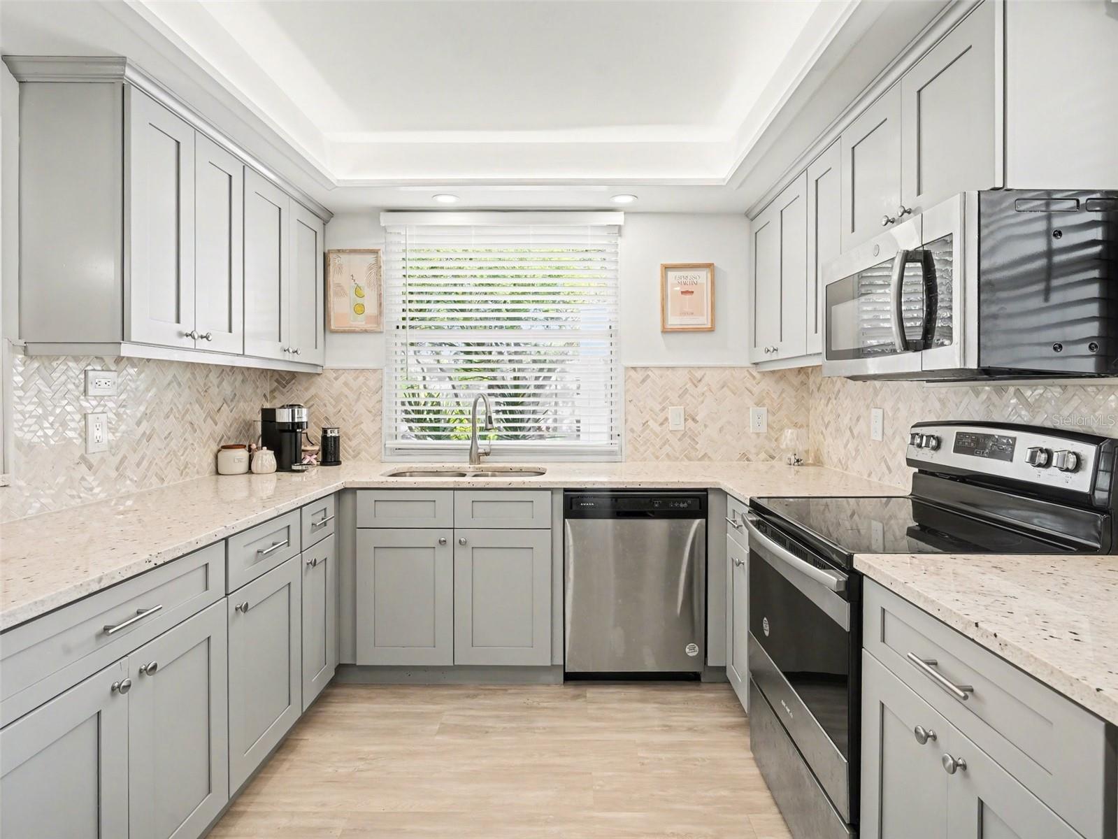 Image 10 of 33 For 5174 Marsh Field Lane 86