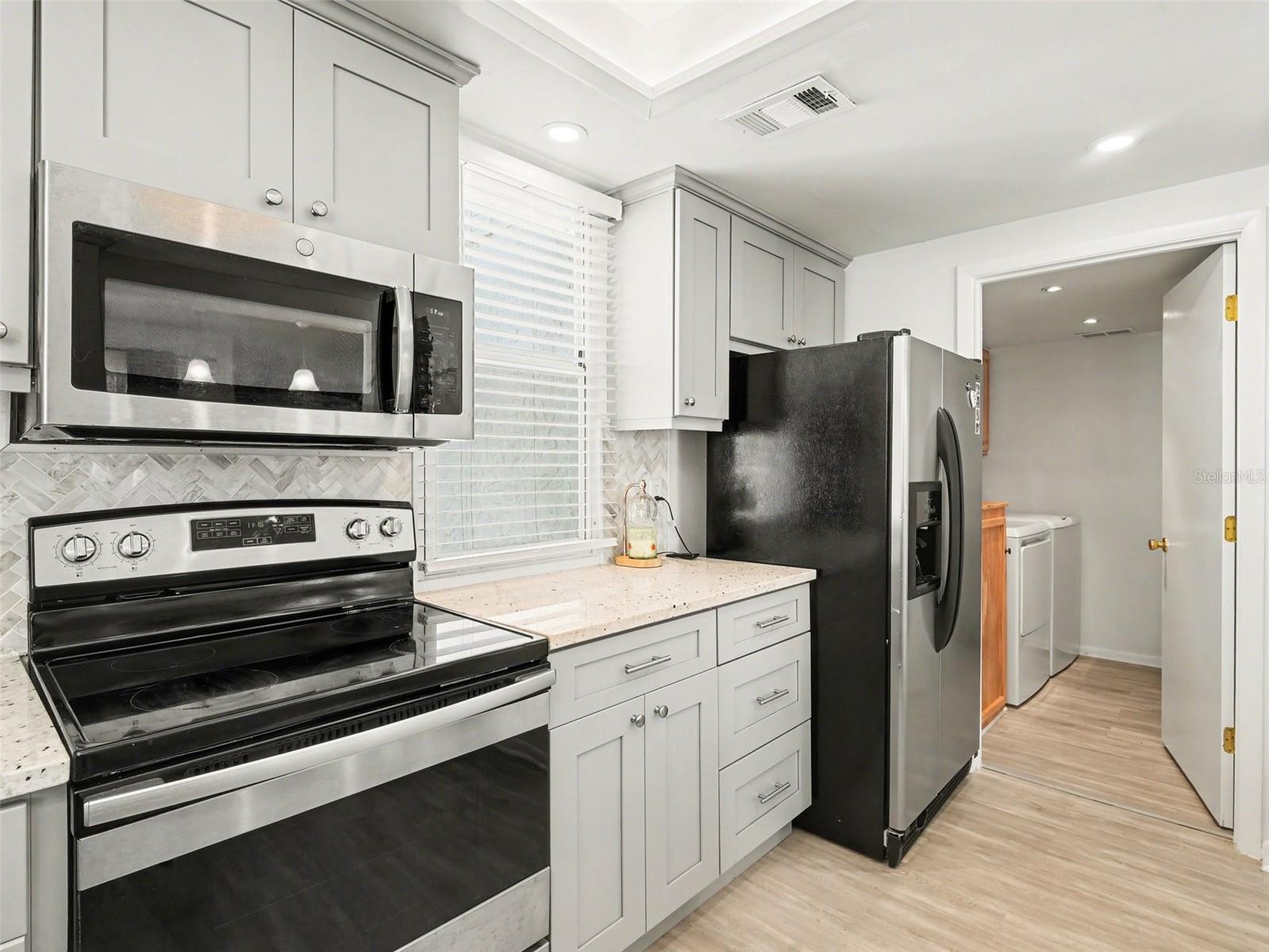 Image 11 of 33 For 5174 Marsh Field Lane 86