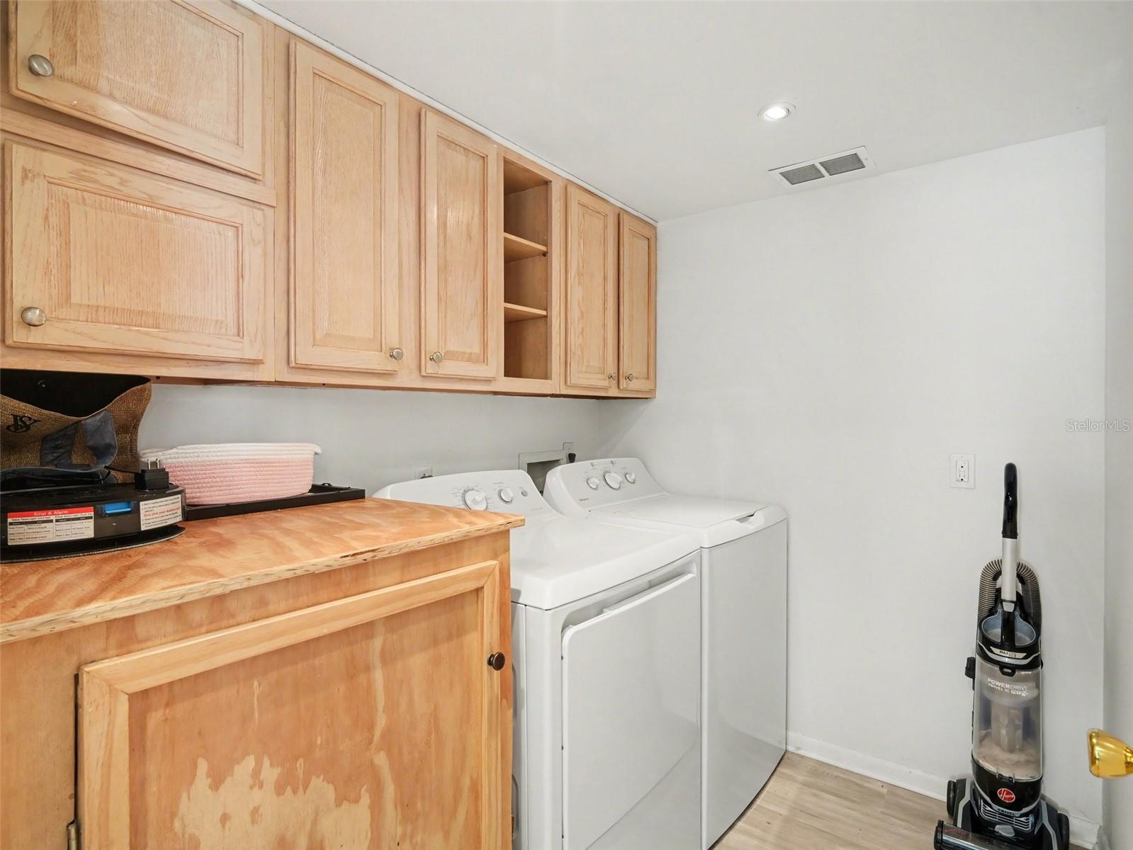 Image 13 of 33 For 5174 Marsh Field Lane 86