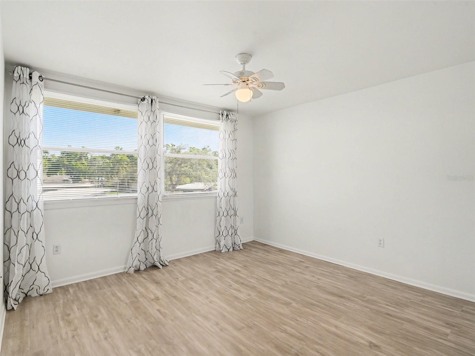 Image 18 of 33 For 5174 Marsh Field Lane 86