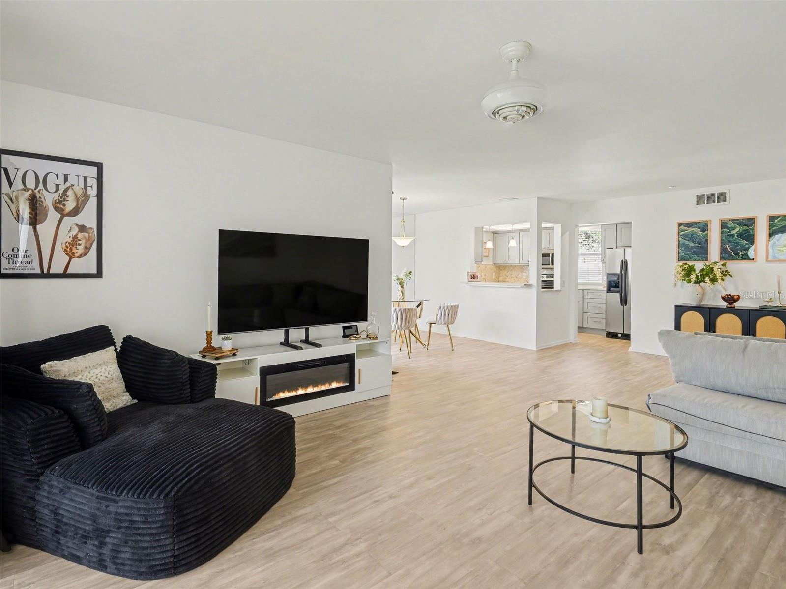 Image 4 of 33 For 5174 Marsh Field Lane 86