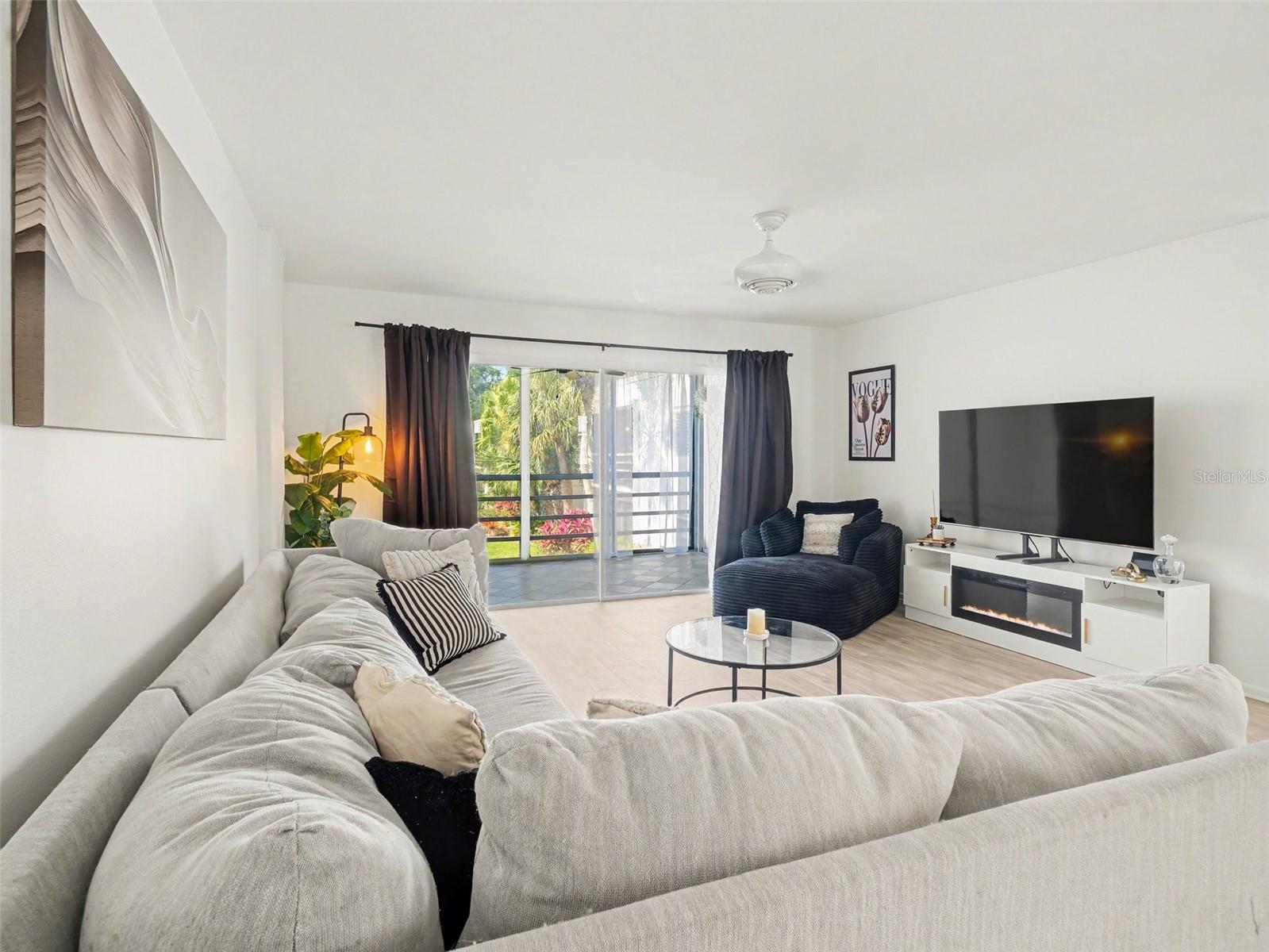 Image 5 of 33 For 5174 Marsh Field Lane 86