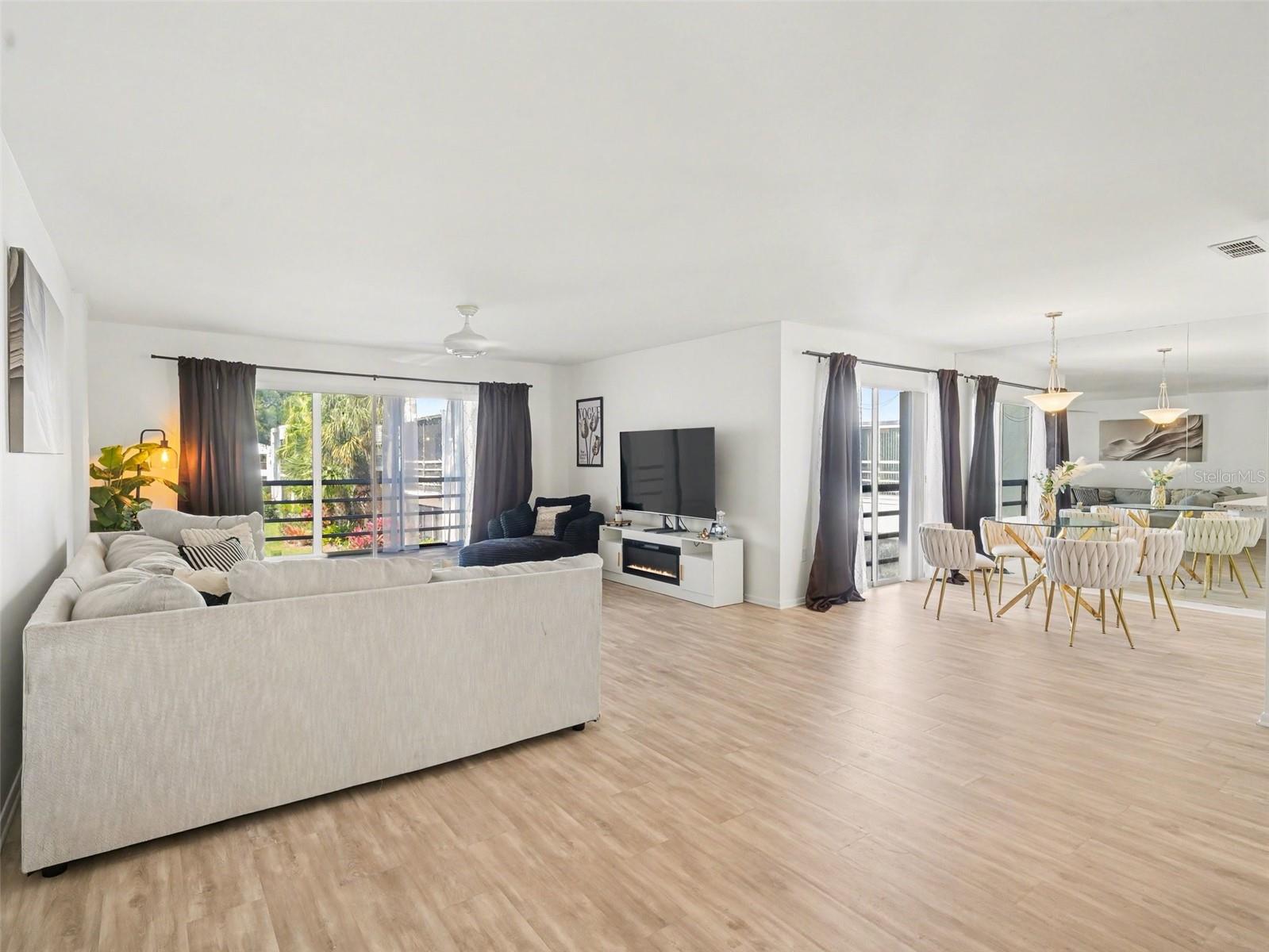 Image 6 of 33 For 5174 Marsh Field Lane 86