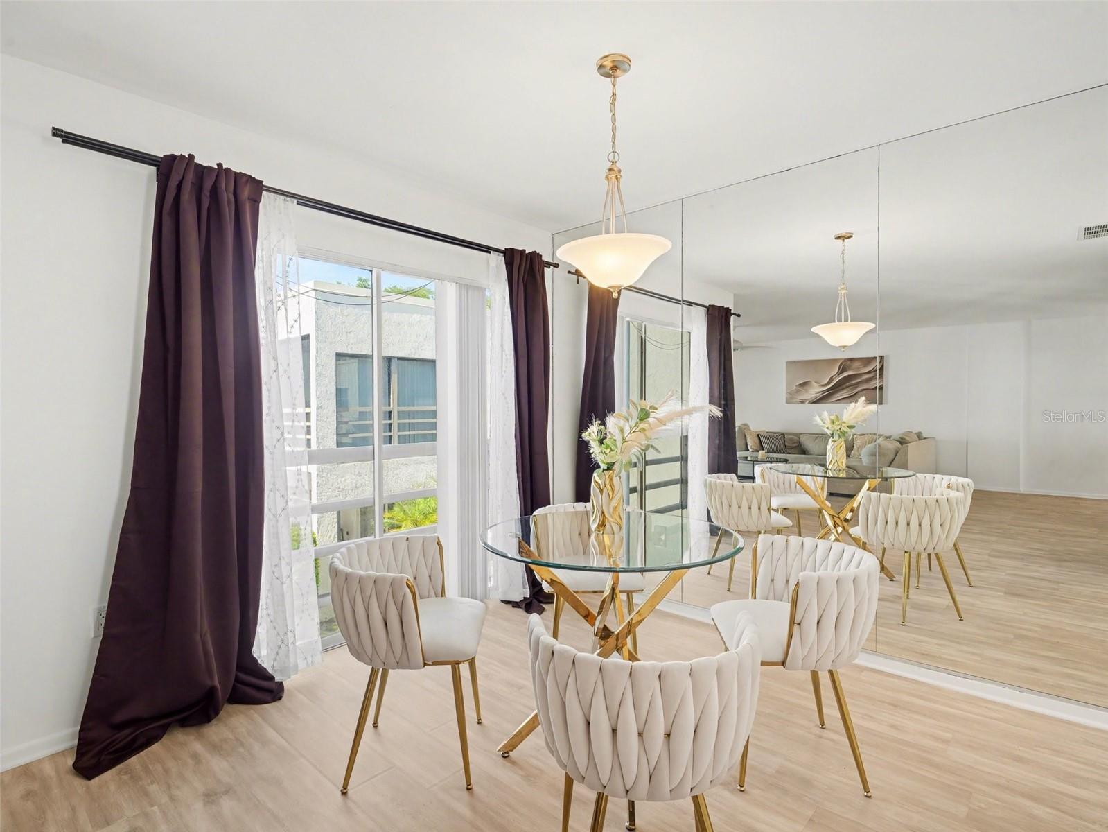 Image 7 of 33 For 5174 Marsh Field Lane 86