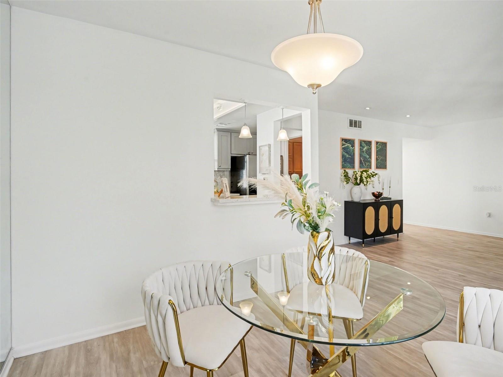 Image 8 of 33 For 5174 Marsh Field Lane 86