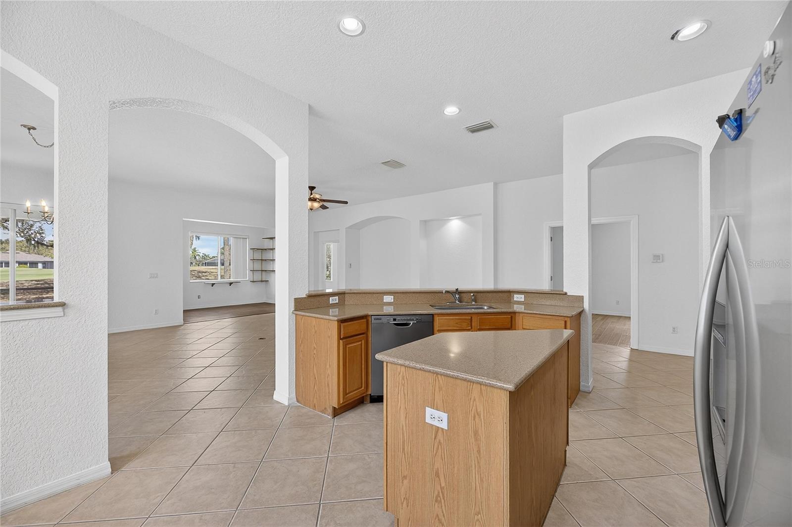 Image 13 of 67 For 1013 Emerald Dunes Drive