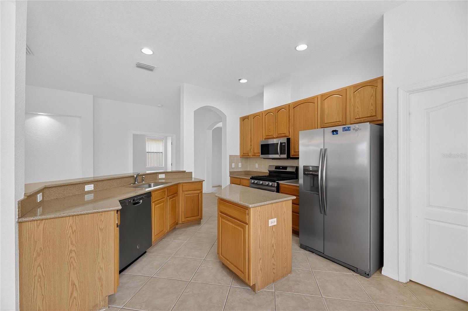 Image 14 of 67 For 1013 Emerald Dunes Drive