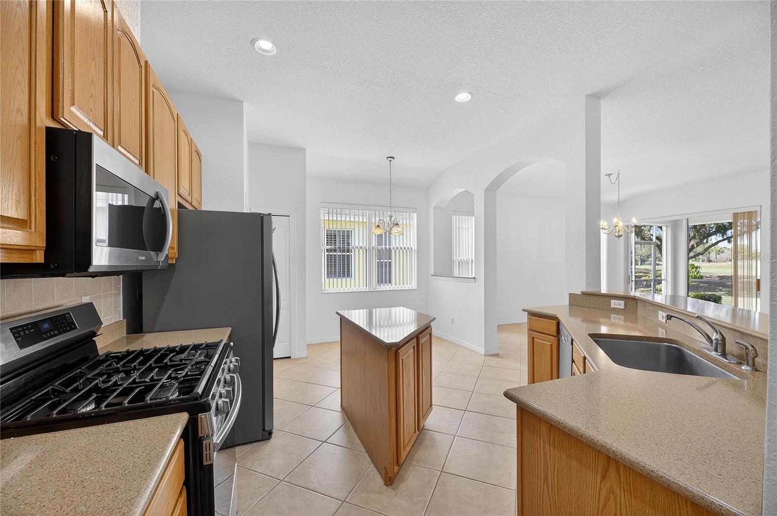 Image 15 of 67 For 1013 Emerald Dunes Drive