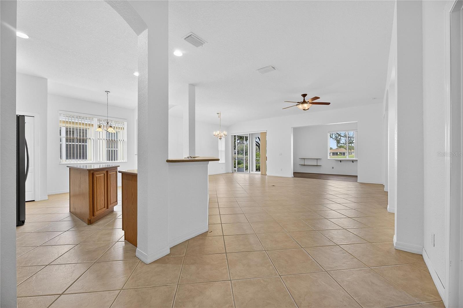 Image 16 of 67 For 1013 Emerald Dunes Drive