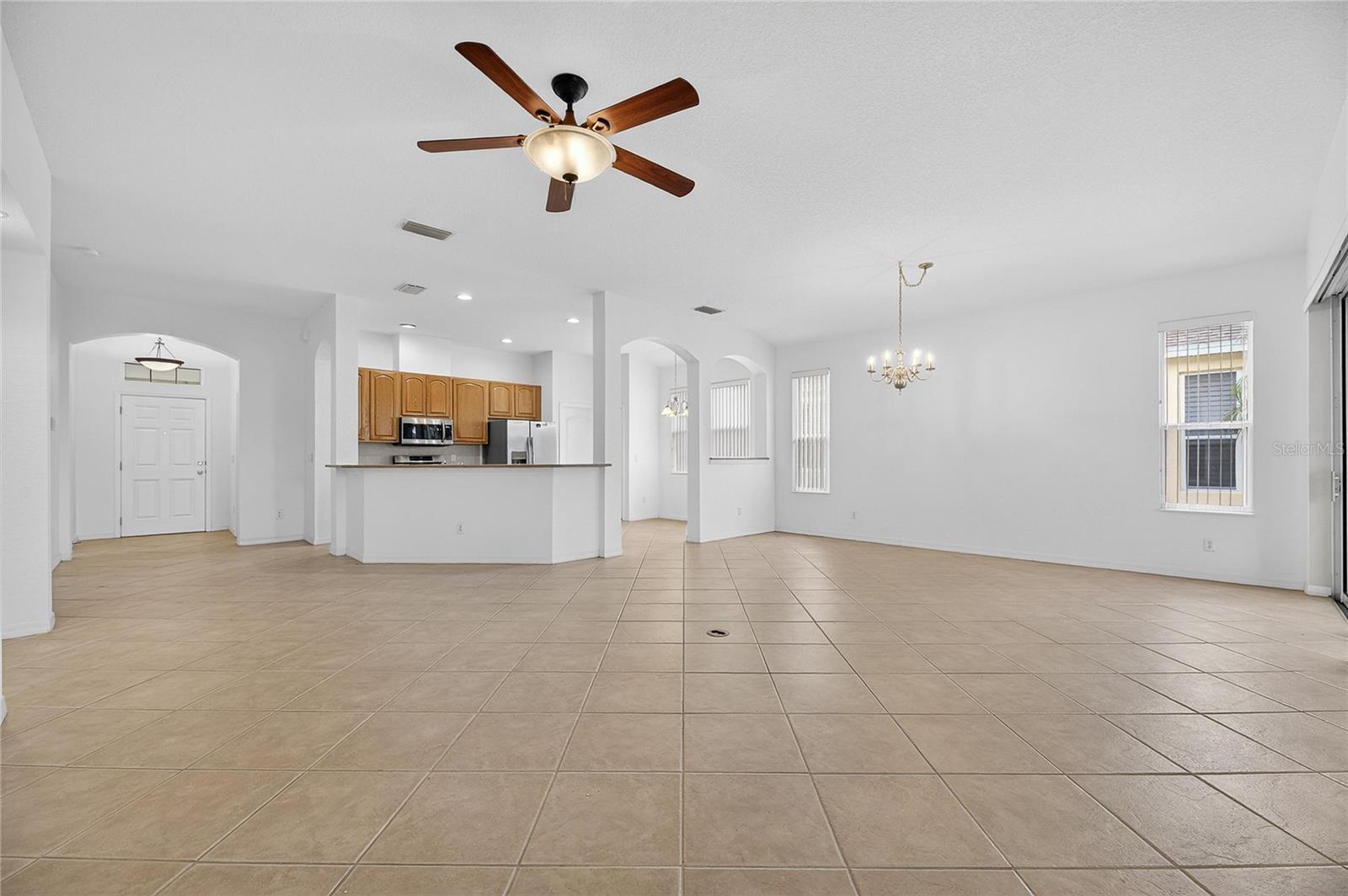 Image 17 of 67 For 1013 Emerald Dunes Drive