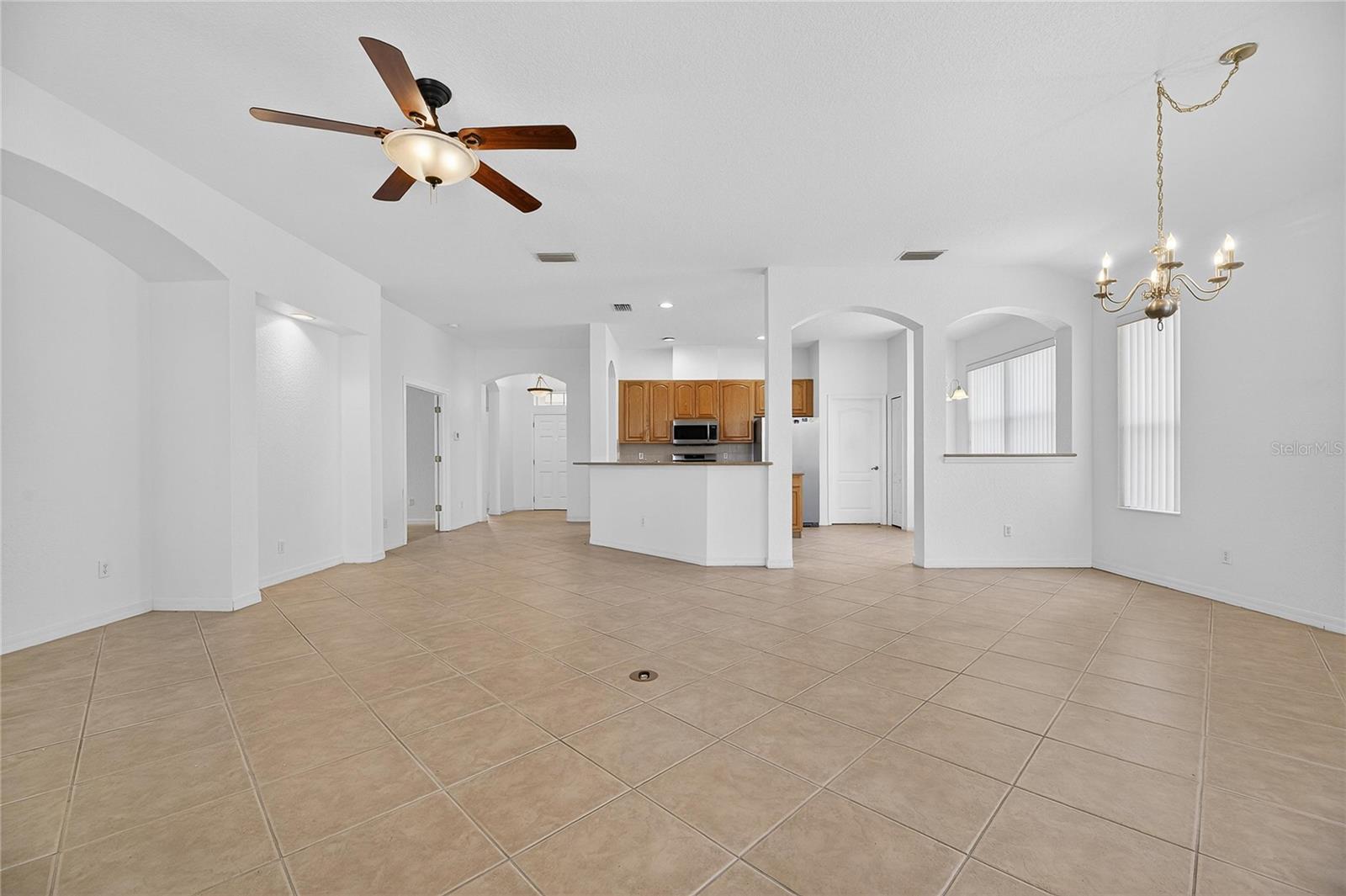 Image 18 of 67 For 1013 Emerald Dunes Drive