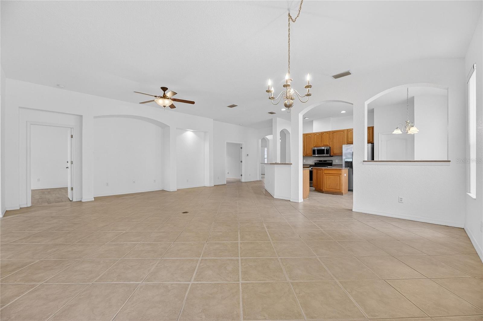 Image 22 of 67 For 1013 Emerald Dunes Drive