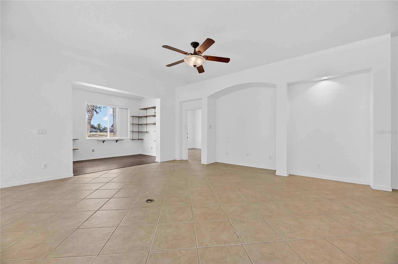 Image 28 of 67 For 1013 Emerald Dunes Drive