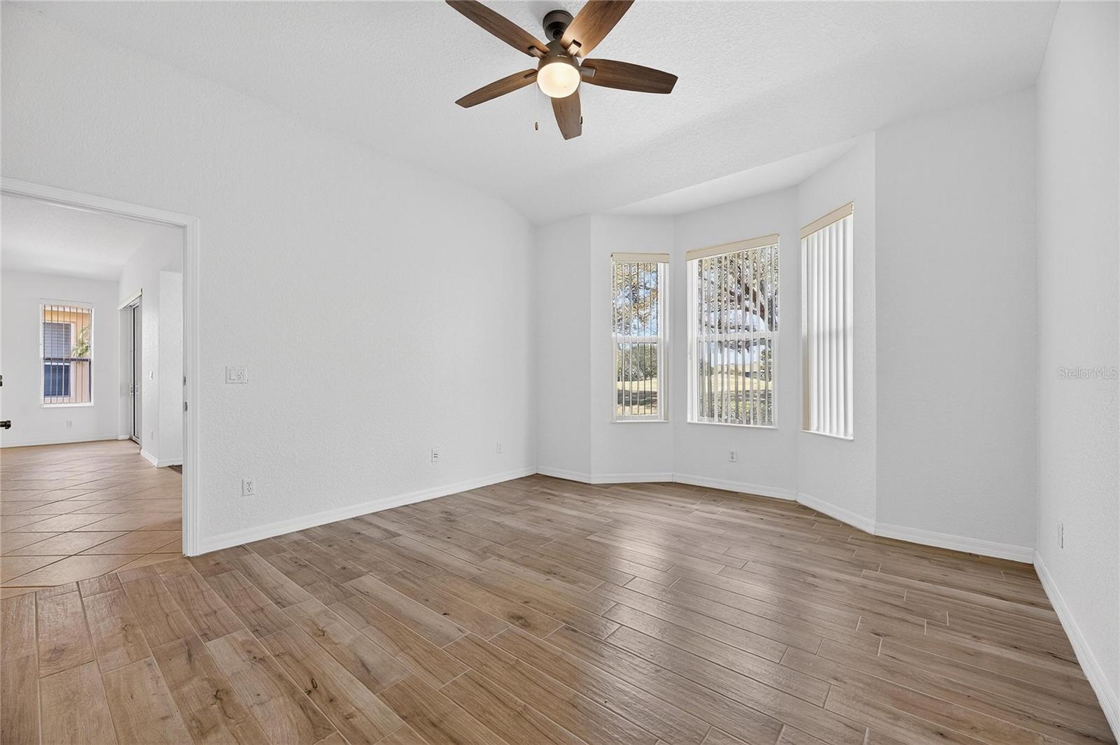 Image 34 of 67 For 1013 Emerald Dunes Drive