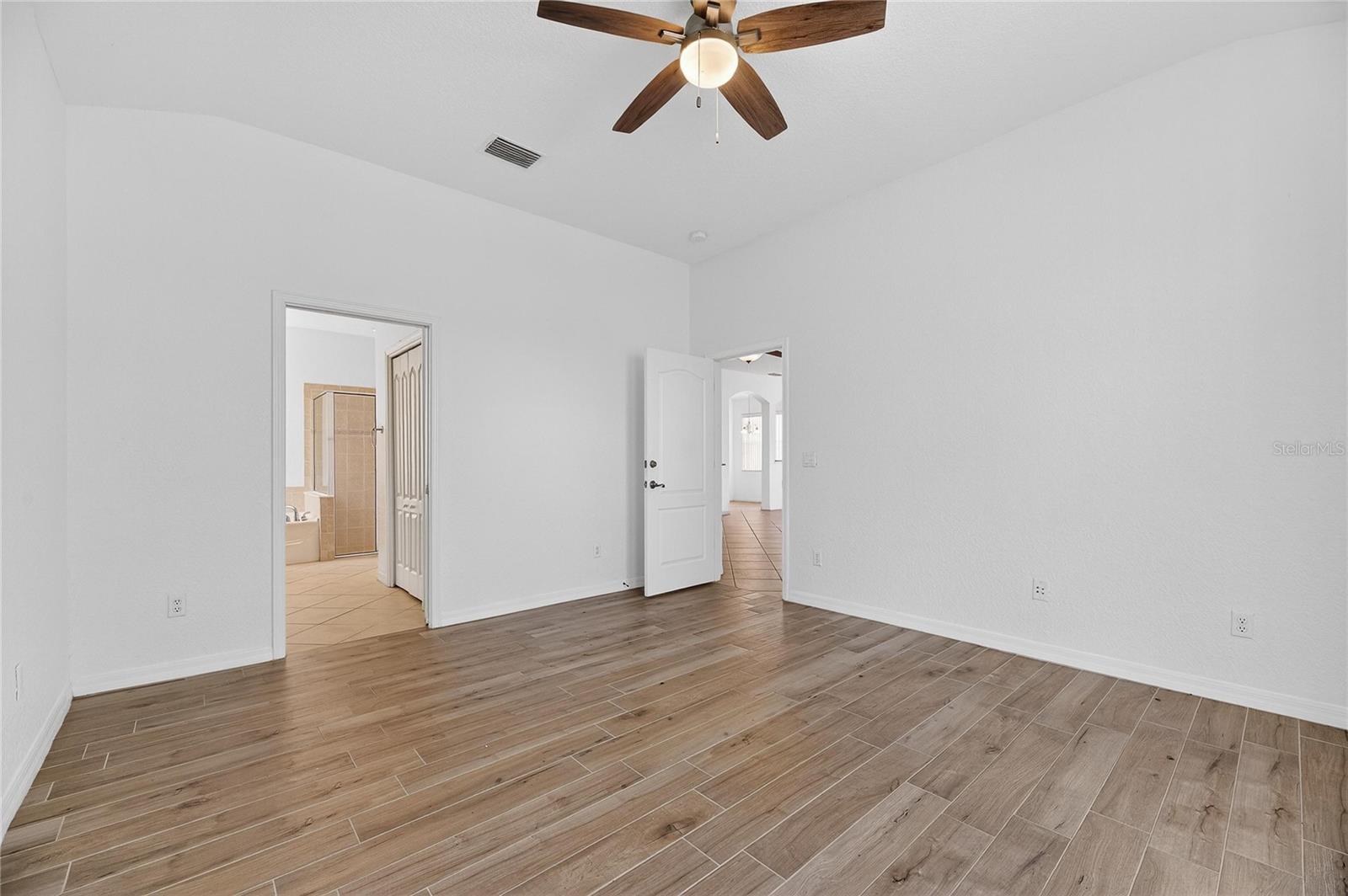 Image 35 of 67 For 1013 Emerald Dunes Drive