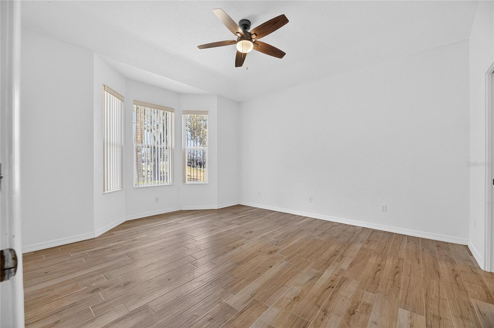 Image 36 of 67 For 1013 Emerald Dunes Drive