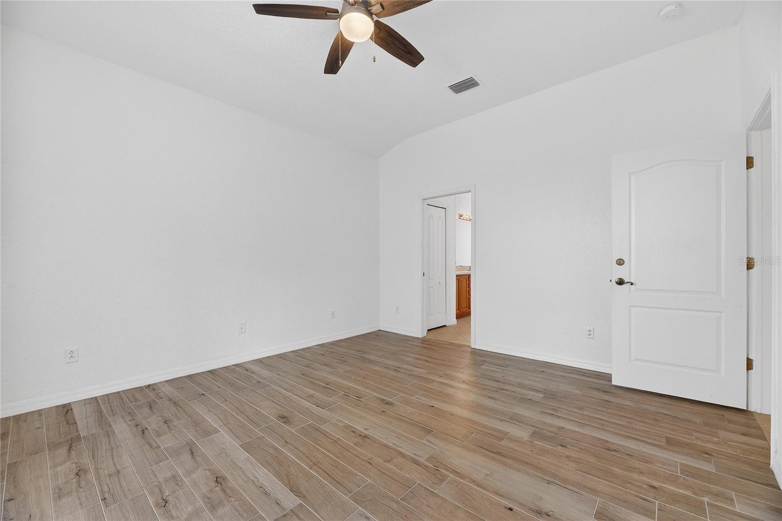 Image 37 of 67 For 1013 Emerald Dunes Drive