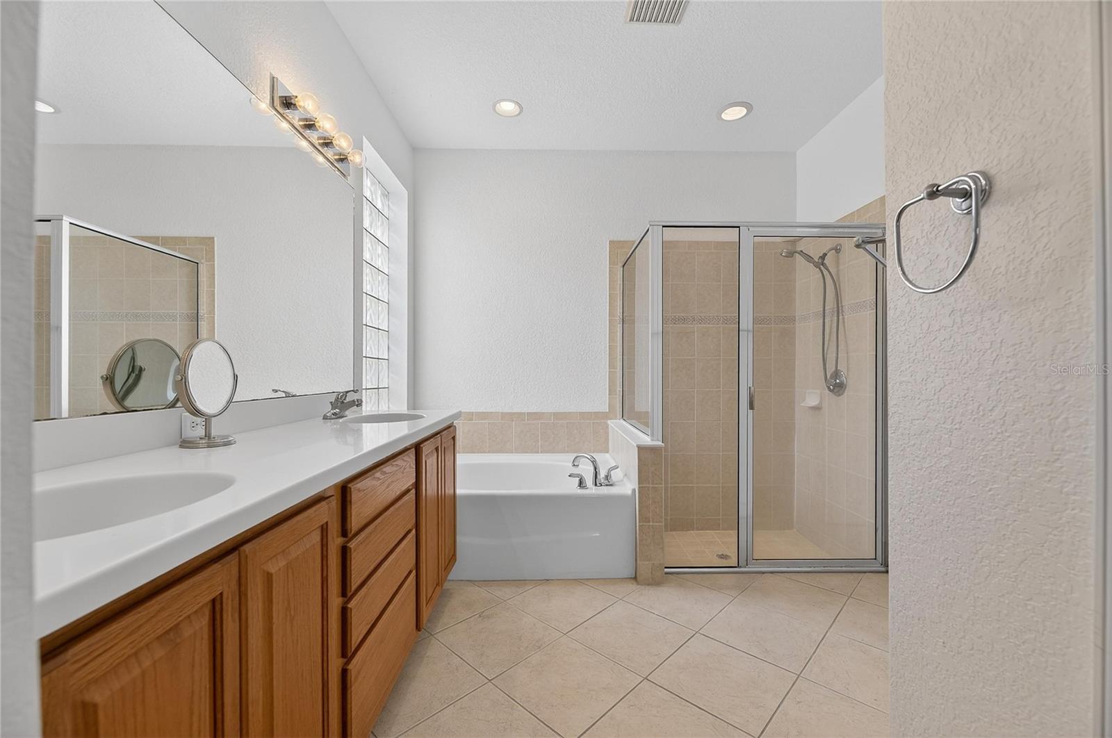 Image 40 of 67 For 1013 Emerald Dunes Drive