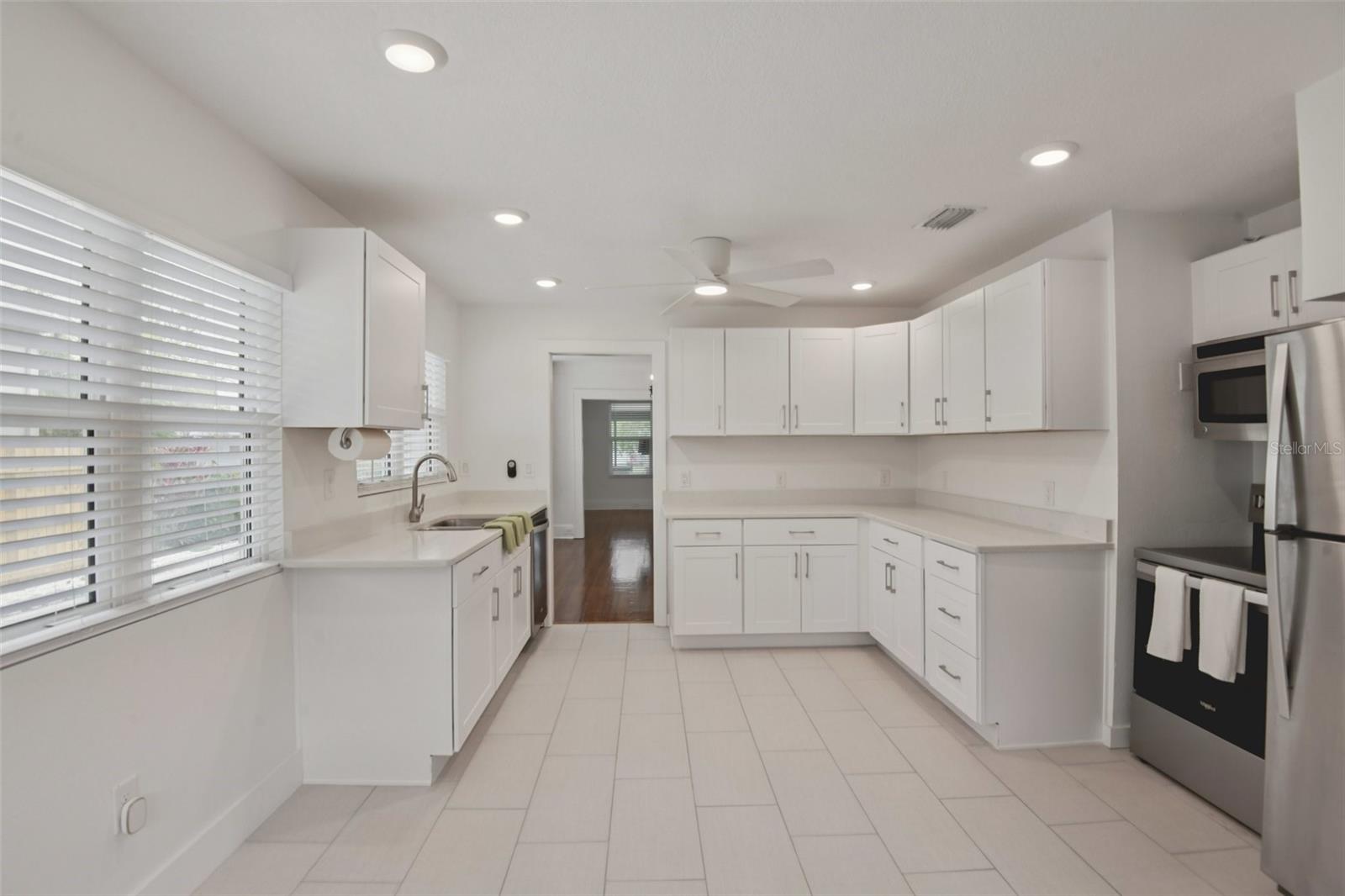 Image 14 of 34 For 159 81st Avenue N