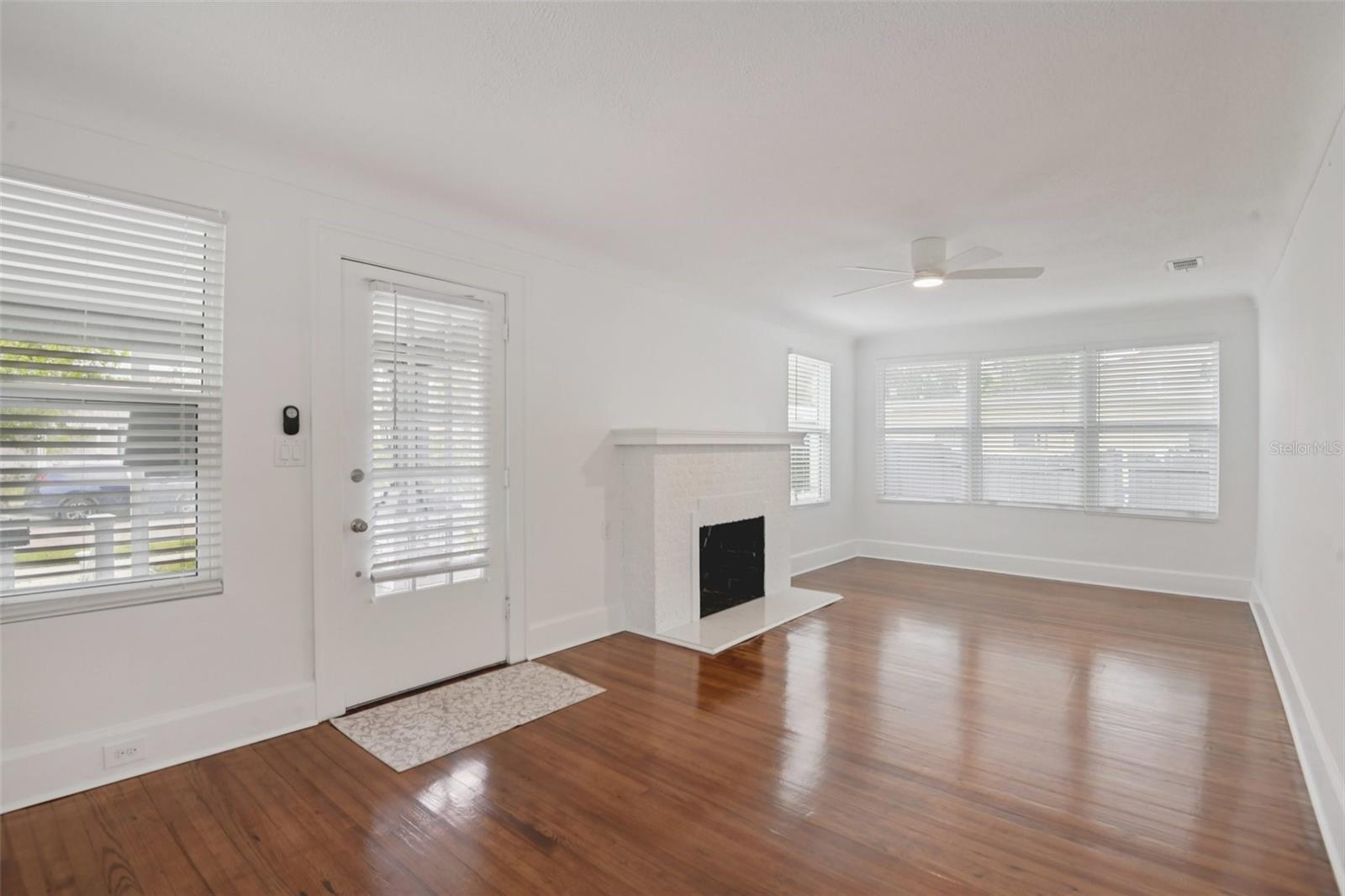 Image 7 of 34 For 159 81st Avenue N