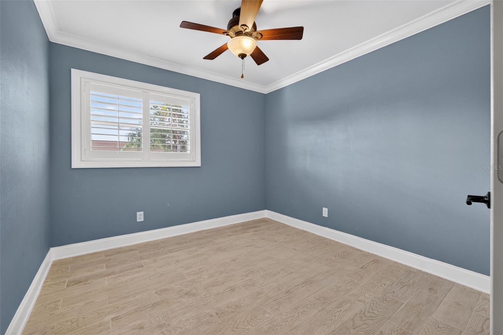 Listing photo id 14 for 8711 Bay Crest Lane