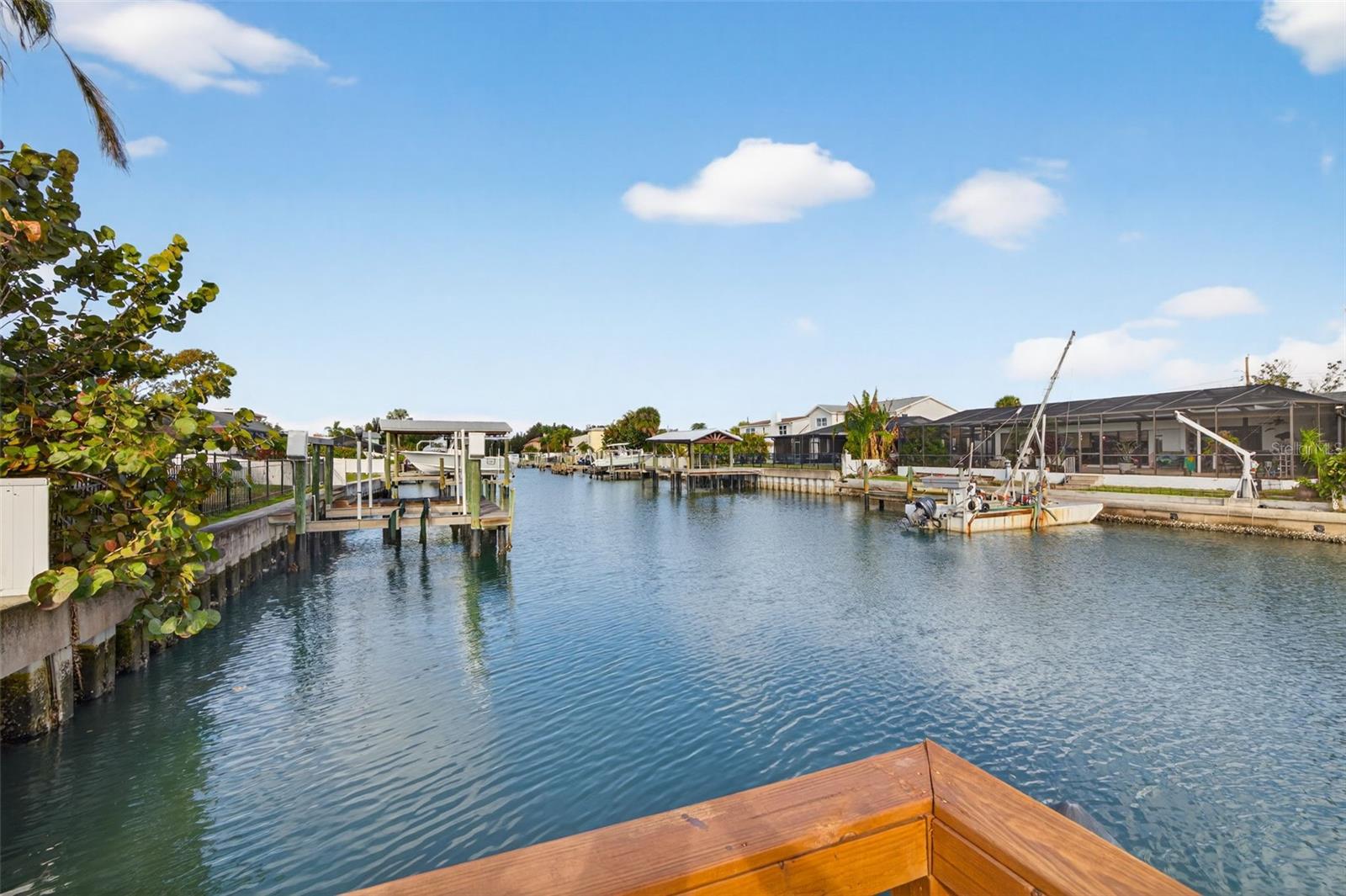 Listing photo id 21 for 8711 Bay Crest Lane