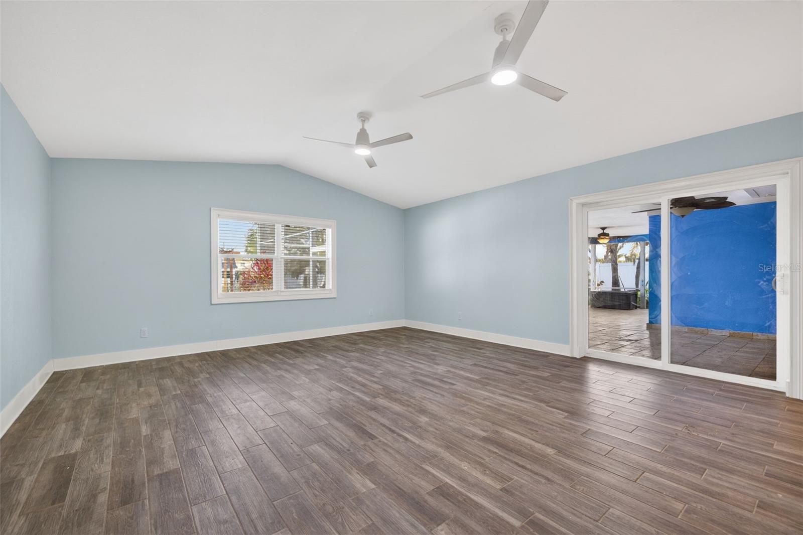 Listing photo id 34 for 8711 Bay Crest Lane