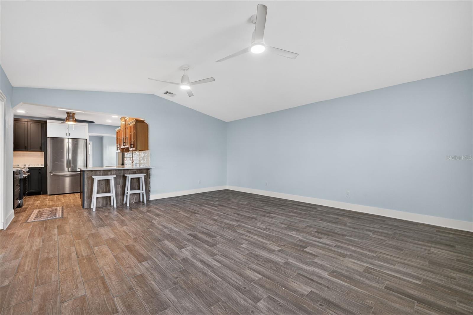 Listing photo id 35 for 8711 Bay Crest Lane