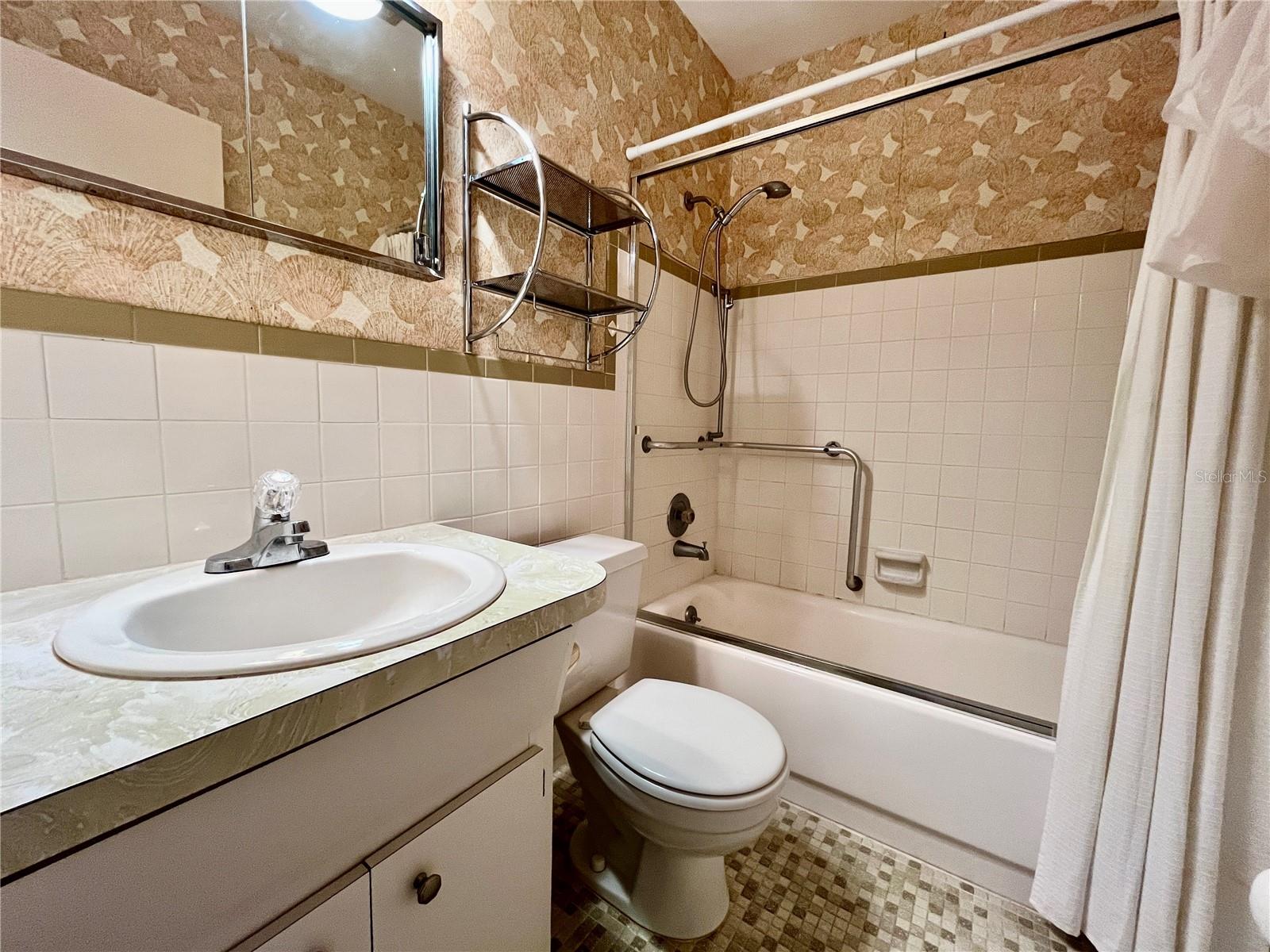 Image 17 of 45 For 2041 Australia Way W 49