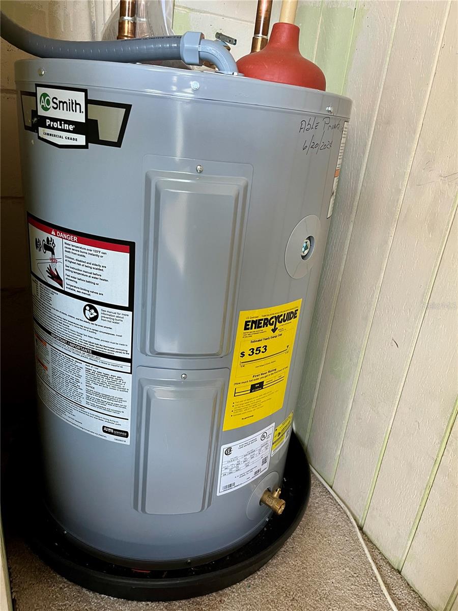 Image 23 of 45 For 2041 Australia Way W 49