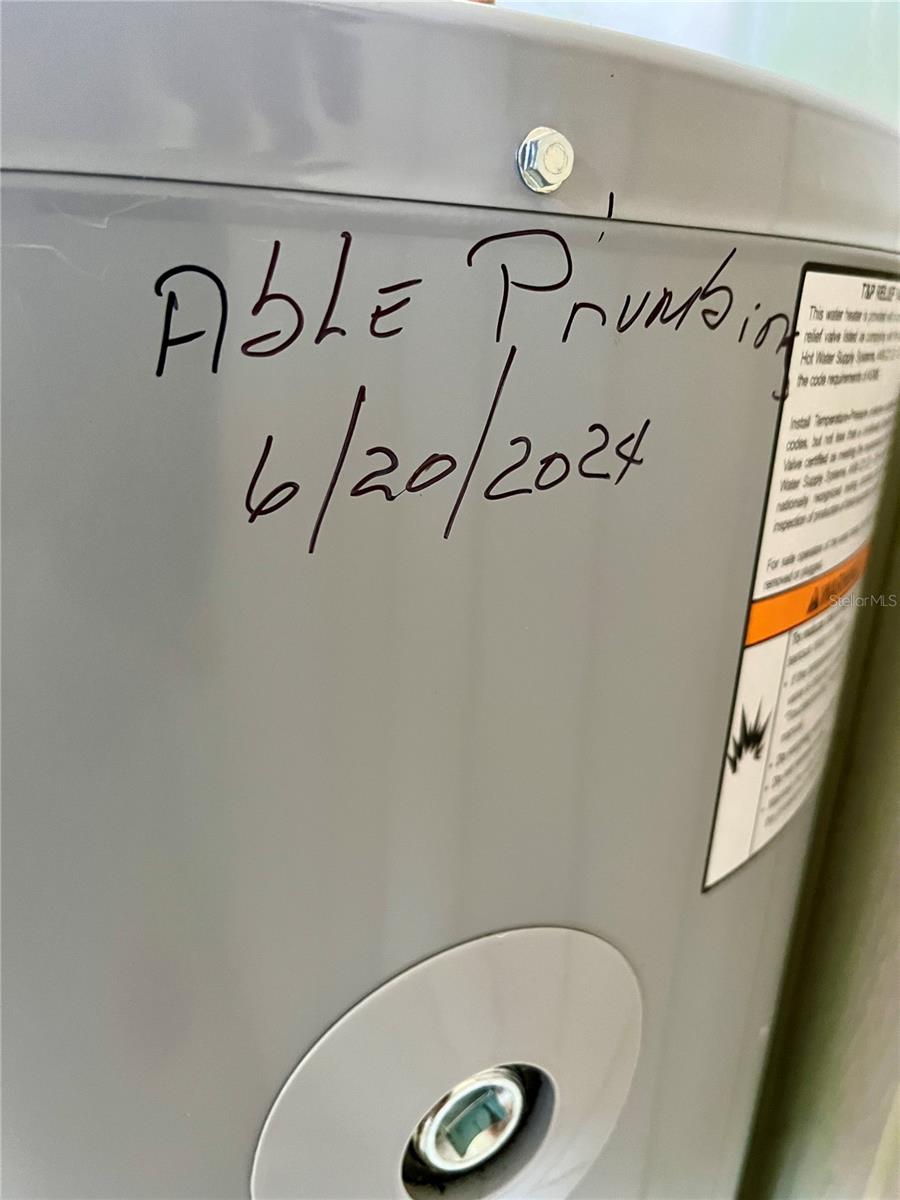 Image 24 of 45 For 2041 Australia Way W 49