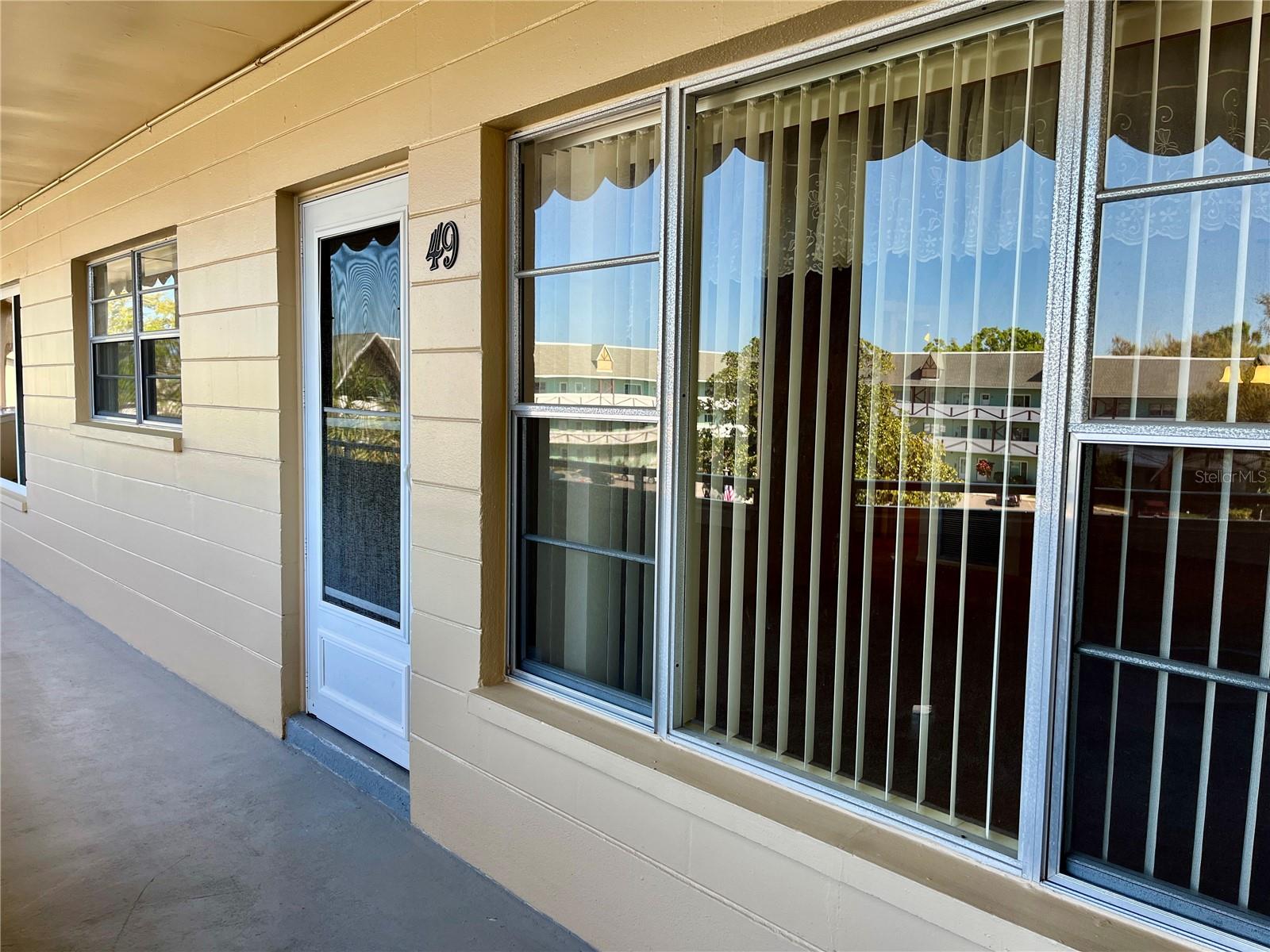 Image 5 of 45 For 2041 Australia Way W 49