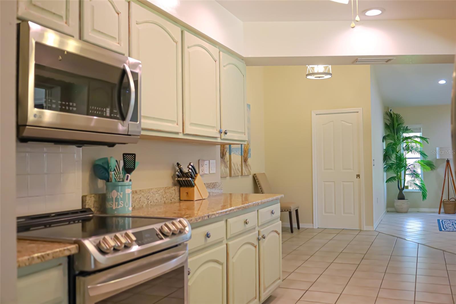 Image 23 of 38 For 1690 Waxwing Court