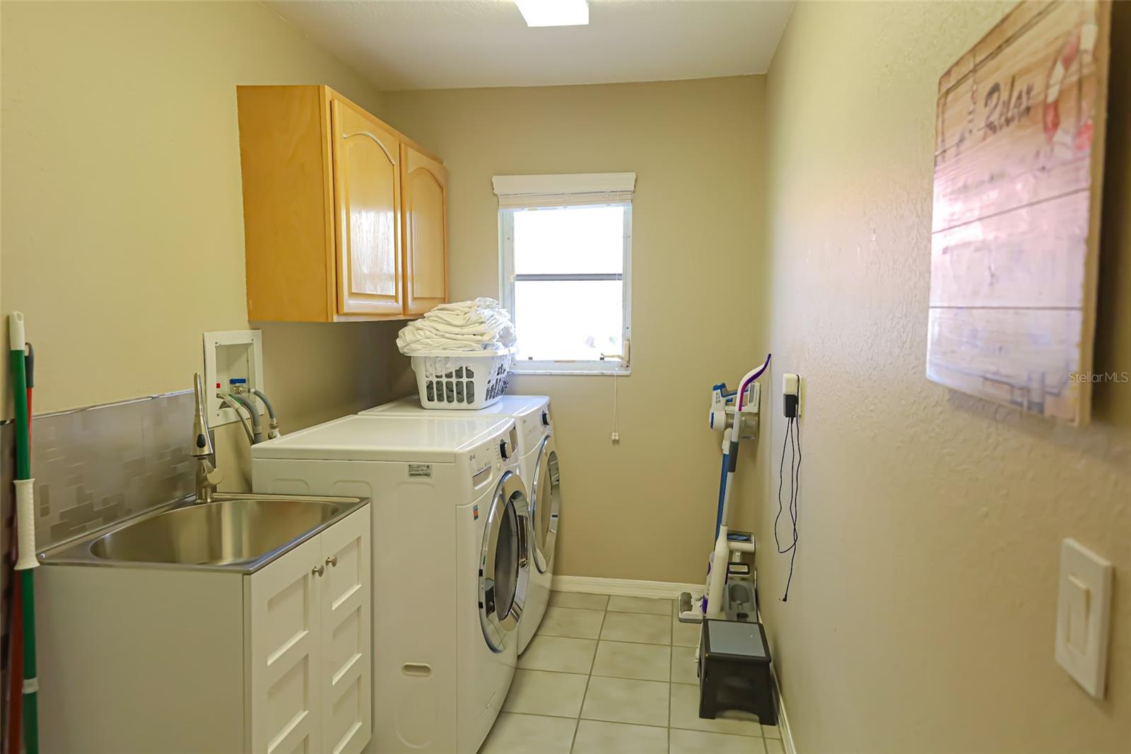 Image 24 of 38 For 1690 Waxwing Court