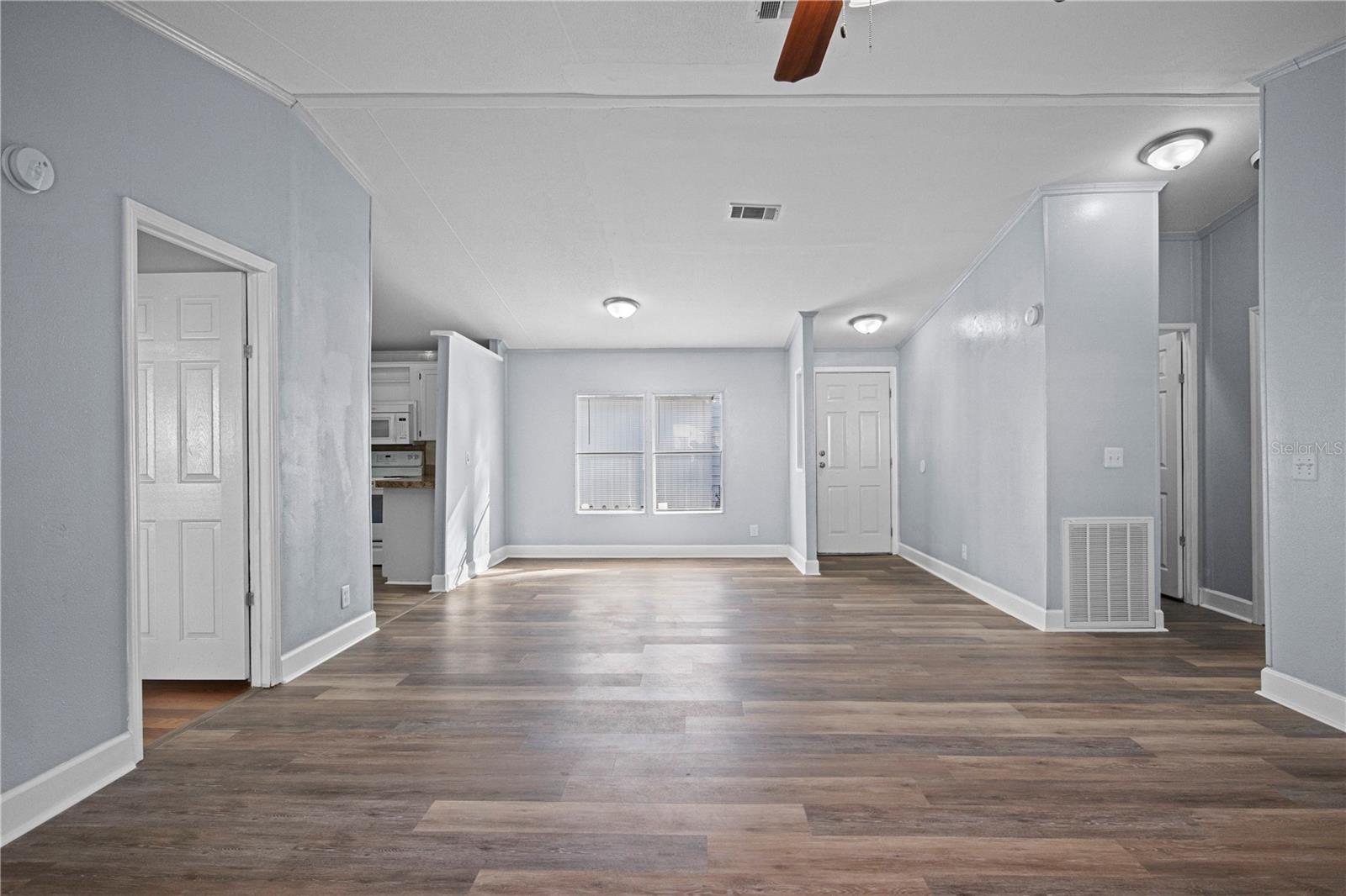 Image 10 of 30 For 10522 Bay Hills Circle