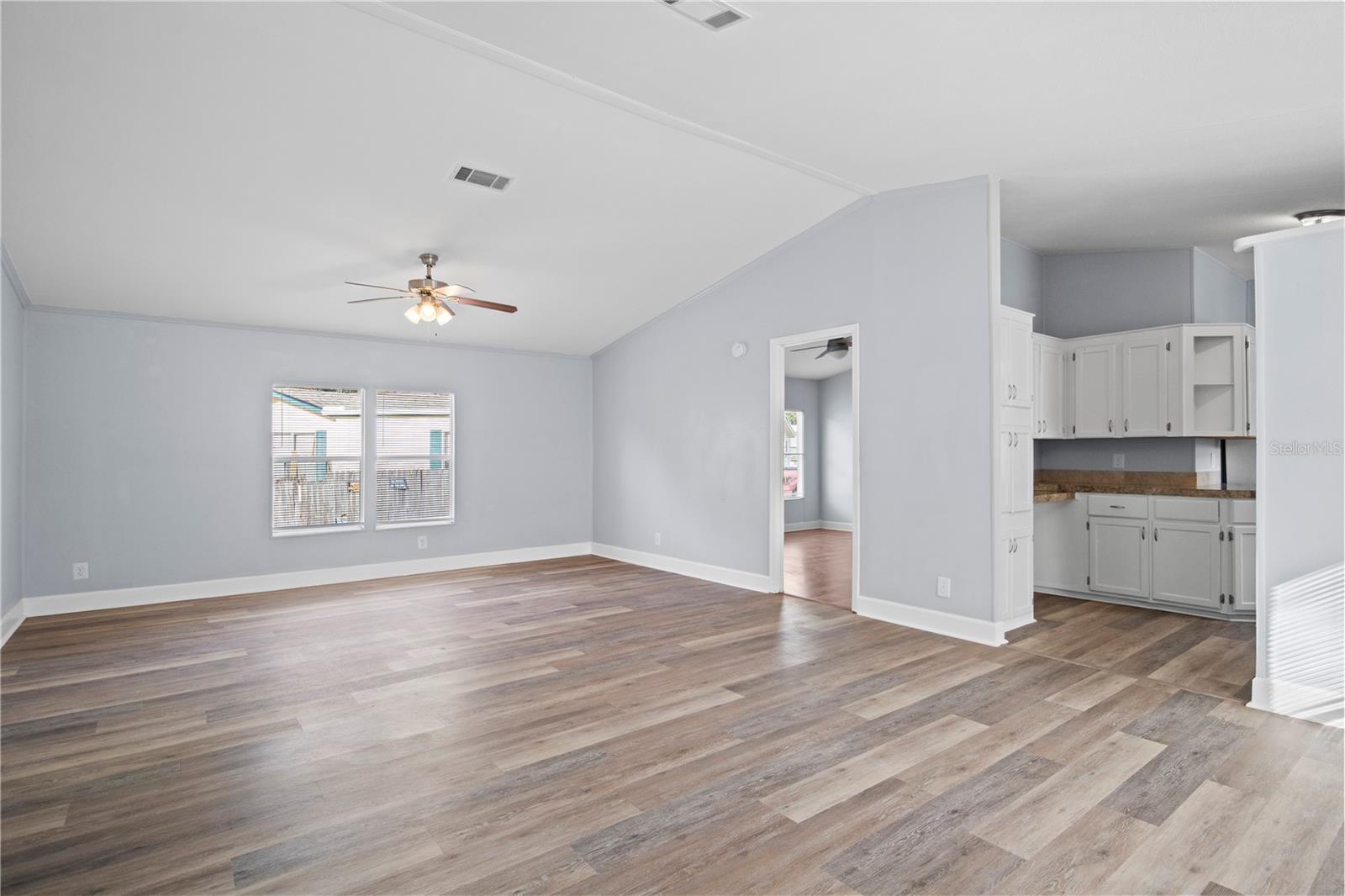 Image 11 of 30 For 10522 Bay Hills Circle