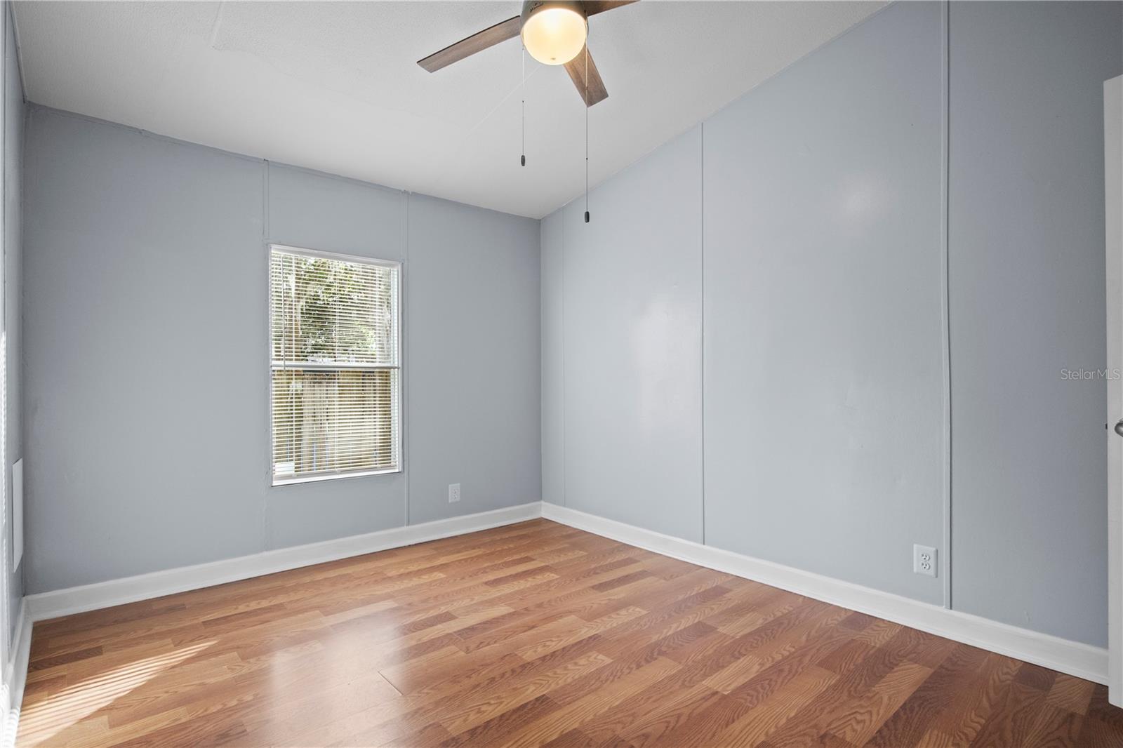 Image 15 of 30 For 10522 Bay Hills Circle