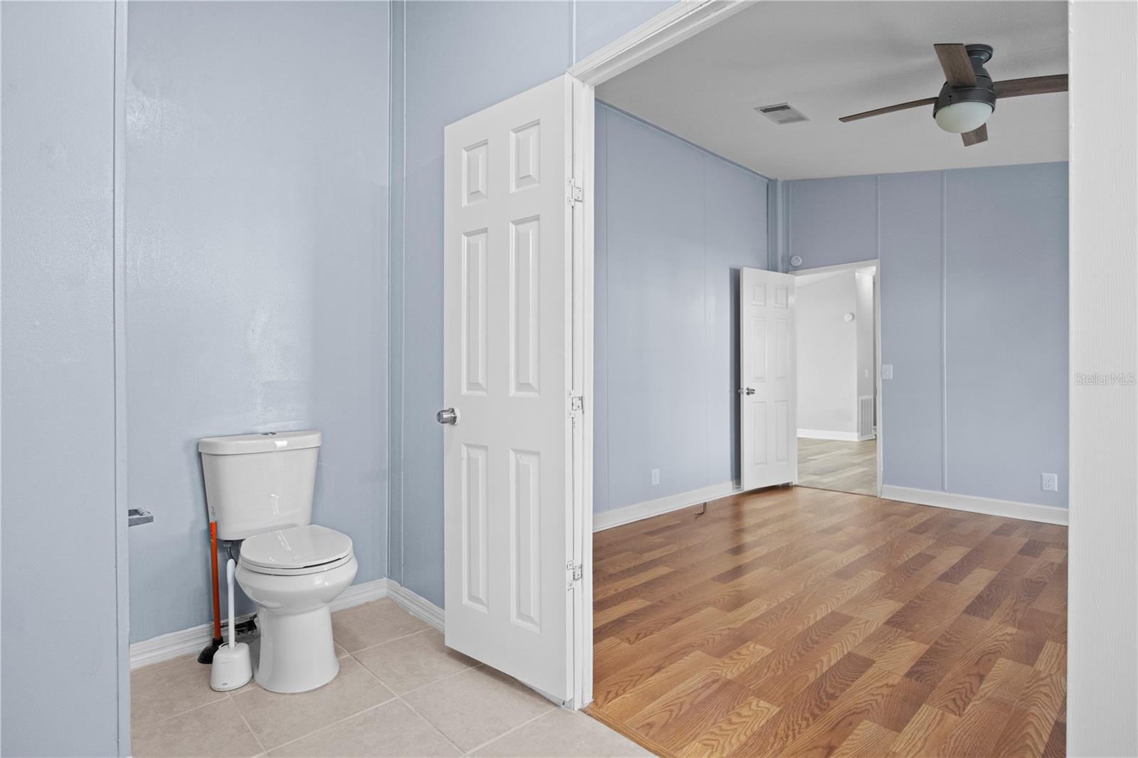 Image 23 of 30 For 10522 Bay Hills Circle