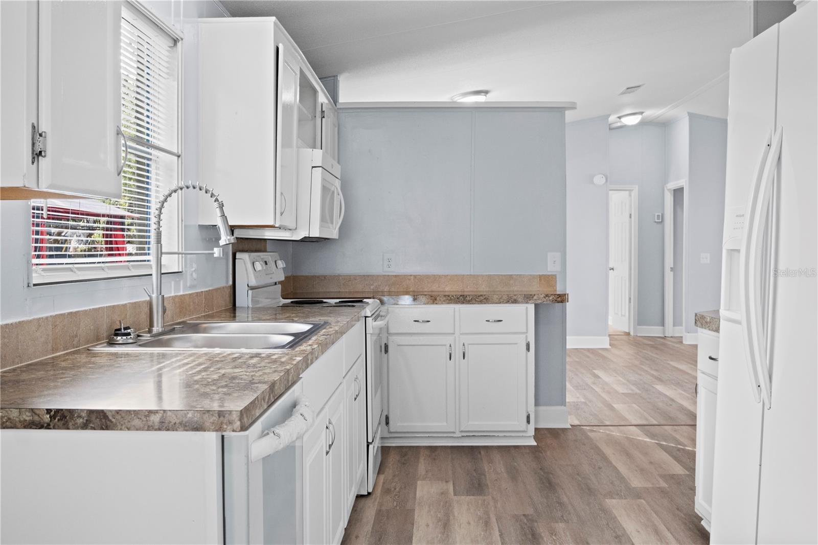 Image 3 of 30 For 10522 Bay Hills Circle