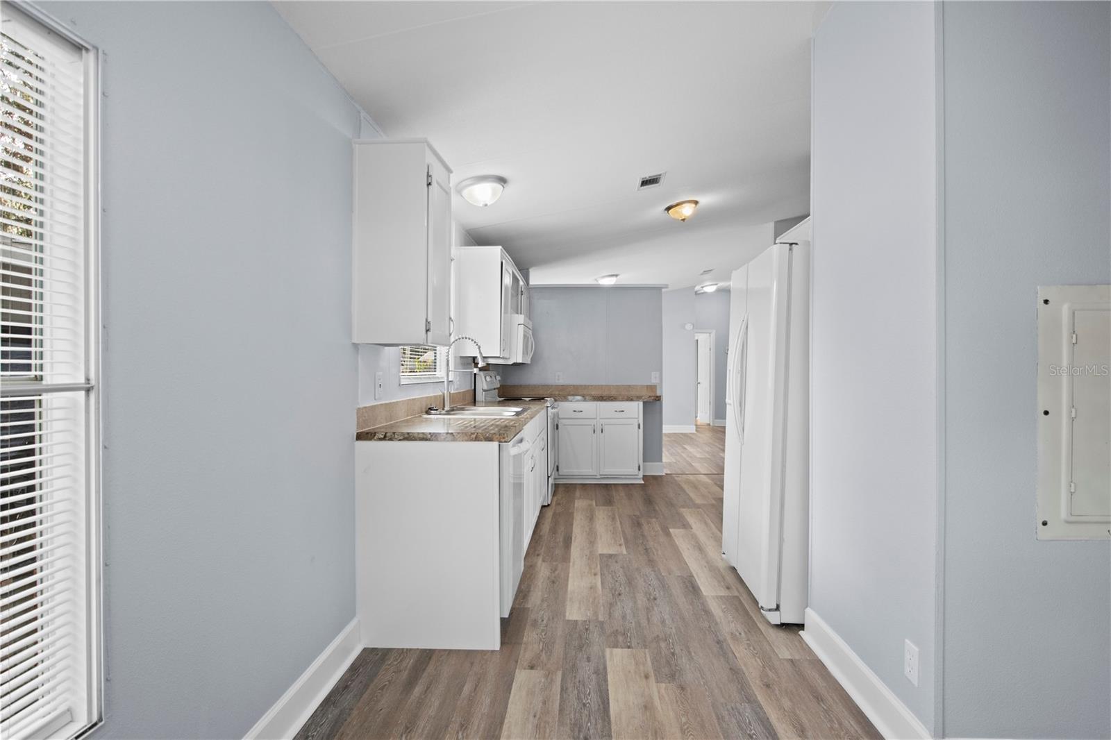 Image 4 of 30 For 10522 Bay Hills Circle