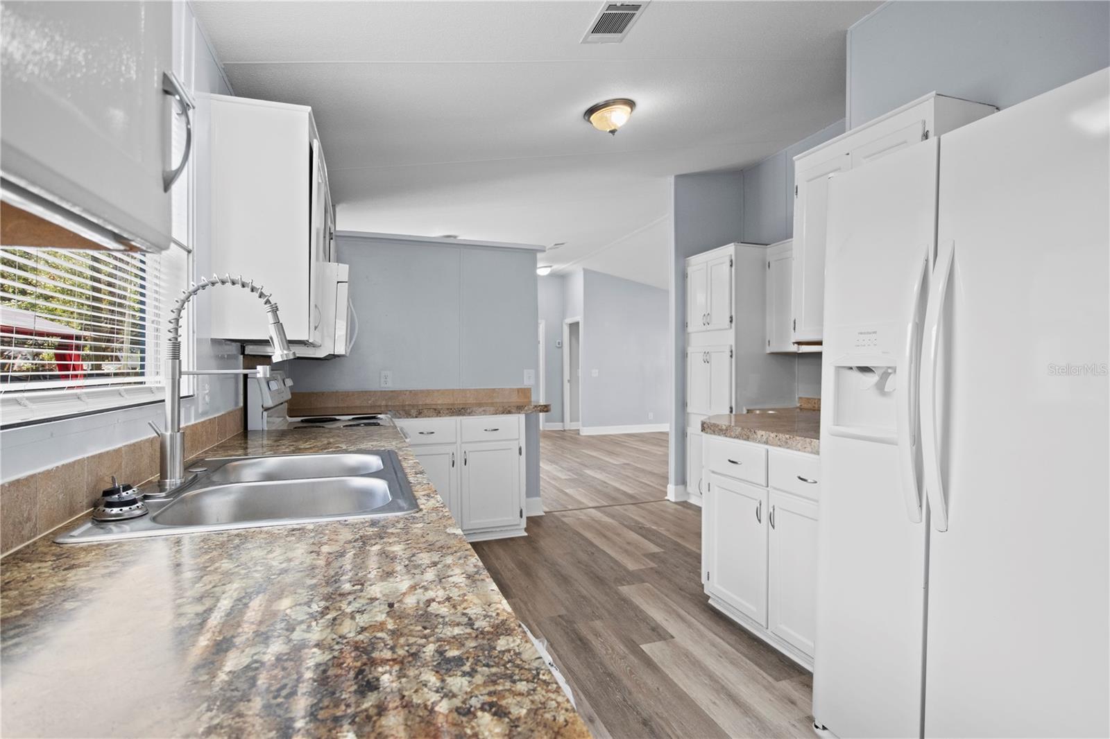 Image 5 of 30 For 10522 Bay Hills Circle