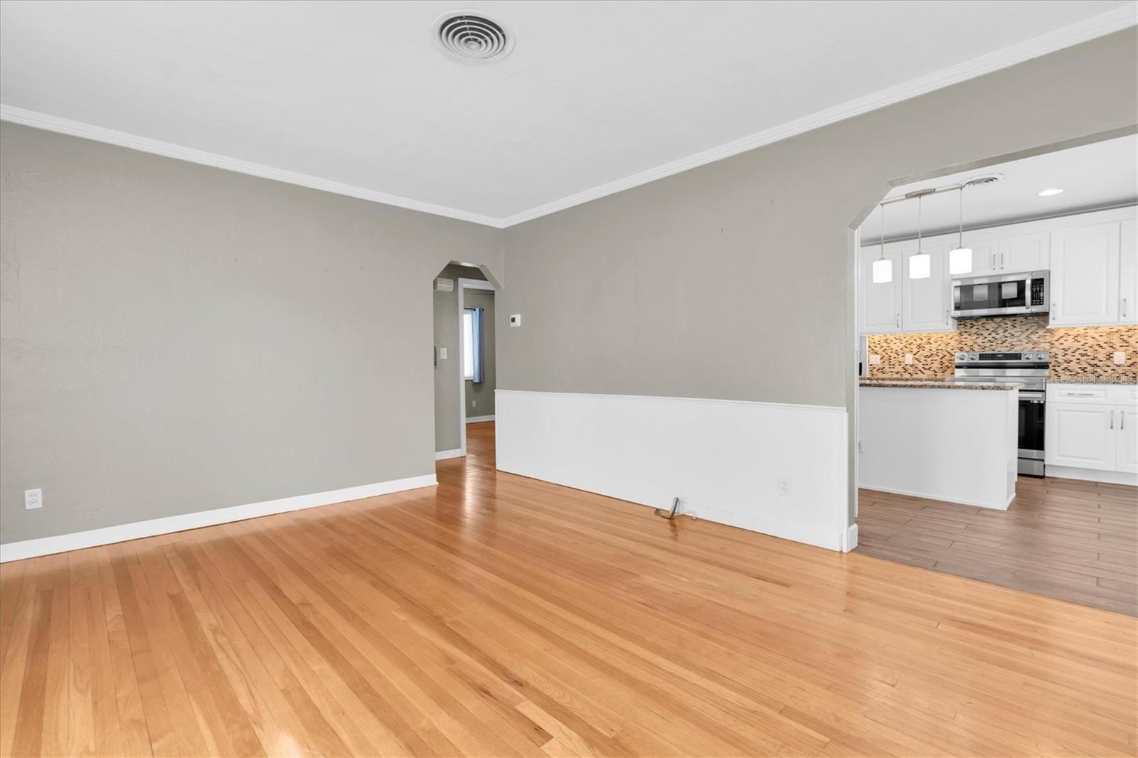 Image 6 of 44 For 200 62nd Street N