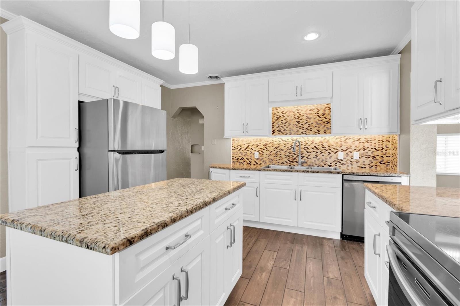 Image 8 of 44 For 200 62nd Street N